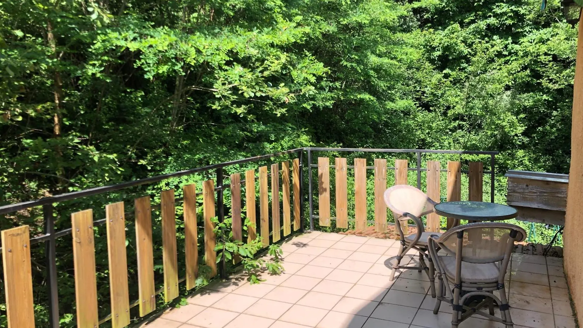 Bed & Breakfast Le Mas De Planaise Saint-Jean-d'Avelanne France